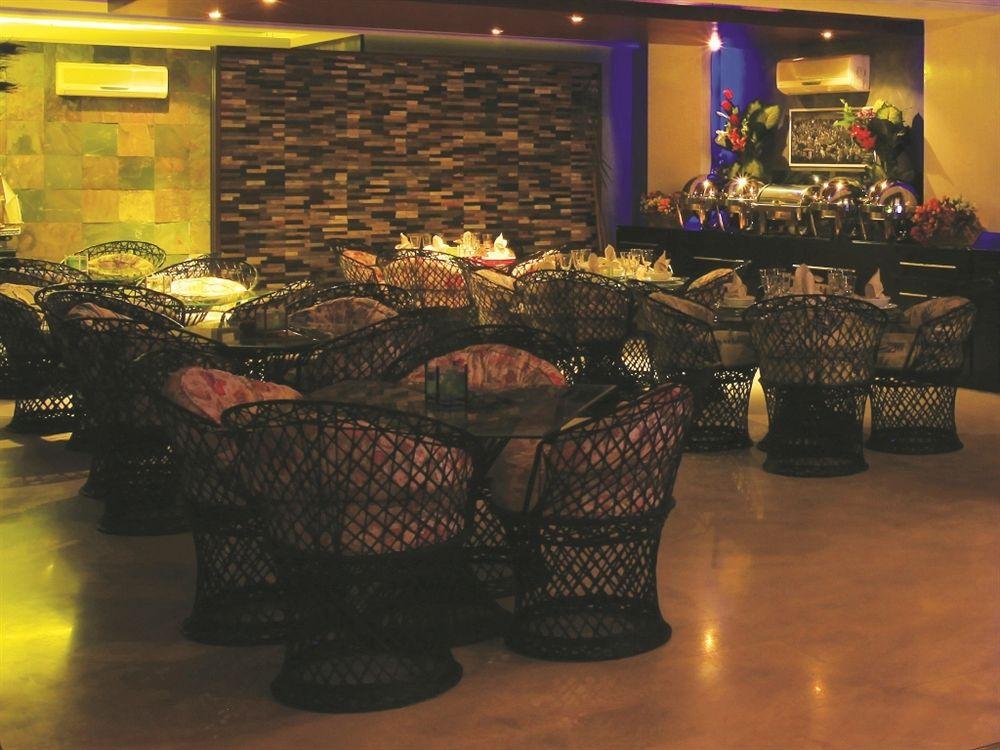 Aquarium Hotel Riyadh Bagian luar foto